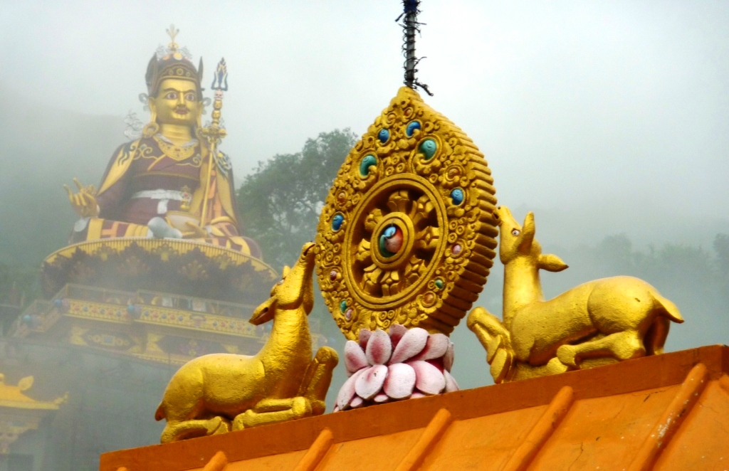 Biểu tượng bánh xe pháp luân trong Phật giáo