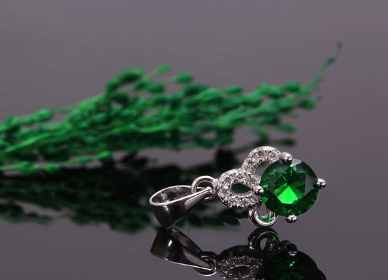 Đá quý cho người sinh tháng 5: Emerald (Ngọc lục bảo)