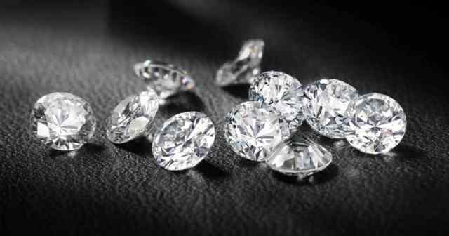 Đá quý cho người sinh tháng 4: Kim cương