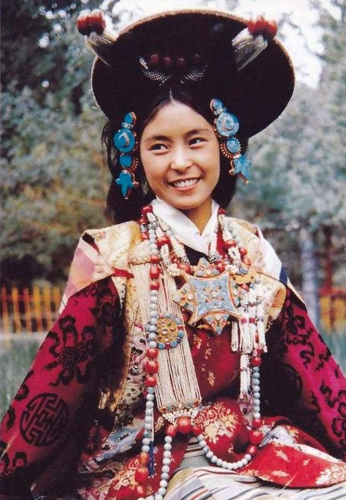 Trang sức của phụ nữ Tây Tạng