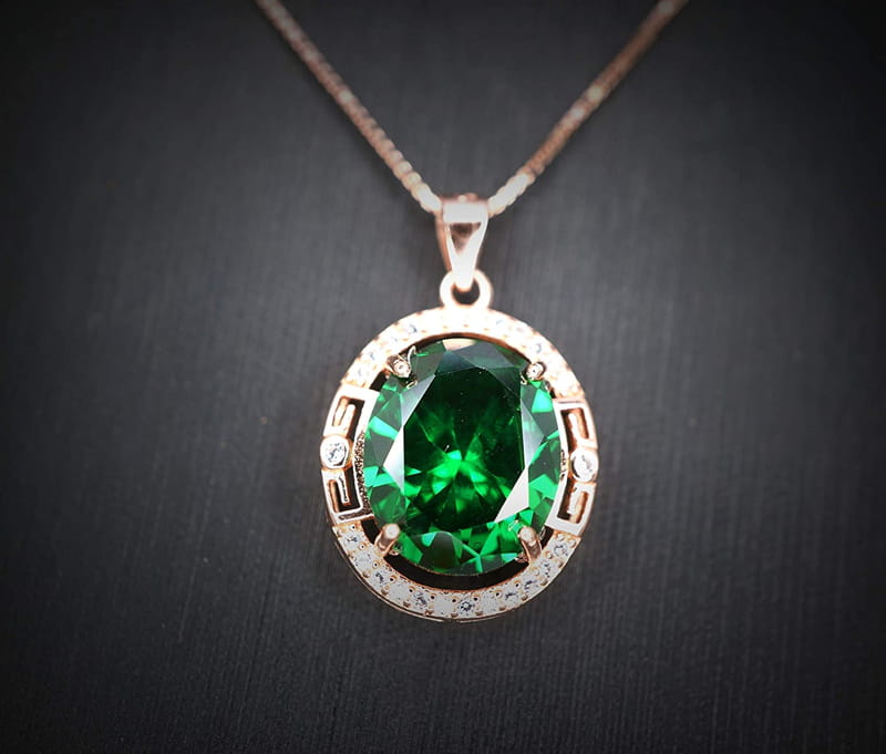 Mặt dây chuyền ngọc lục bảo - đá Emerald